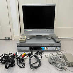 シャープ13インチテレビ＆【ジャンク】パナソニックVHSプレーヤ...