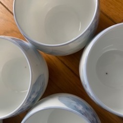 【今週15個セット♡1,500円】【光峰ブランド】【新品】【幾つか黒い点あり】『紫陽花柄の可愛いフォルムの湯呑み１５個セット』の画像