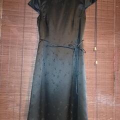 卒業式、冠婚葬祭レディーススーツの画像