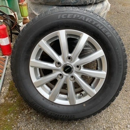 スタッドレスタイヤ　ホイール付き　値下げしました❗️