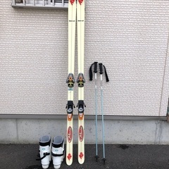 スキー板、ストック、靴、3点セット