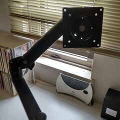 Amazonモニターアーム