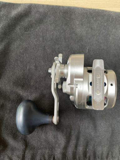 シマノ　　　オシアジガー1000HG  右ハンドル　　　PEライン1.5号　　200m付
