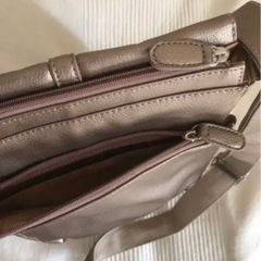 ゴールド　ショルダーバッグの画像