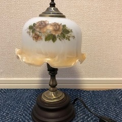 薔薇柄のランプ　アンティーク風