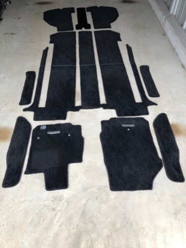 アルファード30系後期純正フロアマット（ロイヤルタイプ•エントランスマット付き）