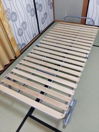 【値下げ】通気性抜群　スノコ　折りたたみ　シングルベッド