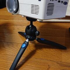 QKK WiFiプロジェクター 4000LM【100"スクリーンが付属】の画像