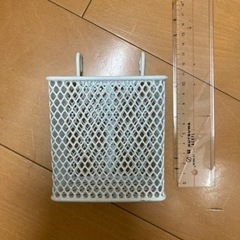 ワイヤーフックの小物入れ