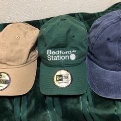 ニューエラ２つとノーブランド１つ