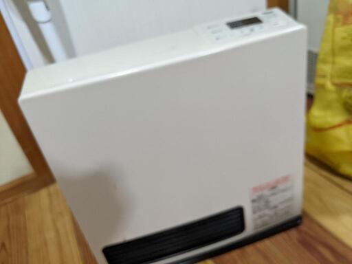 ガスファンヒーター