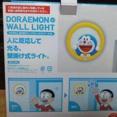 ドラえもん　壁掛けセンサーライトの画像