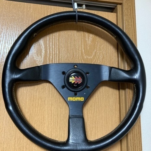 モモステアリング　ヴェローチェ　美品