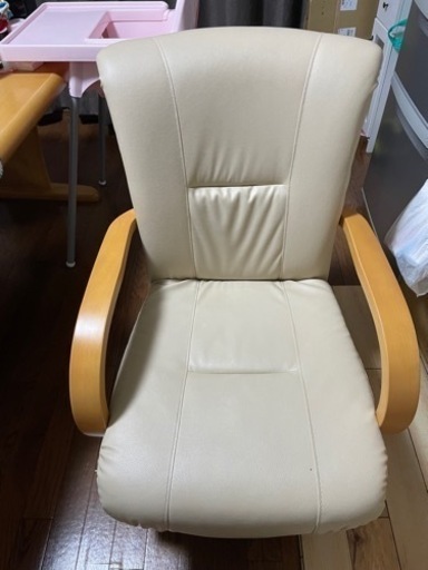 回転テーブル椅子　２脚あります。