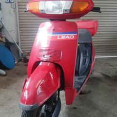 GARAGEでバイクいじり。友達 − 富山県