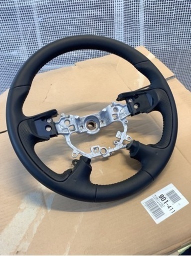 現行デリカd5 ステアリング　中古美品