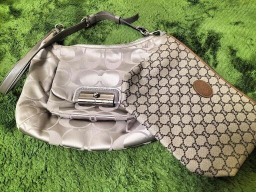 コーチ（ COACH ）ハンドバッグ 16805 シグネチャー ベージュ レザー サテン キャンバス ショルダーバッグ ・グッチ（GUCCI)プラスセカンドポーチ  2点セット！！
