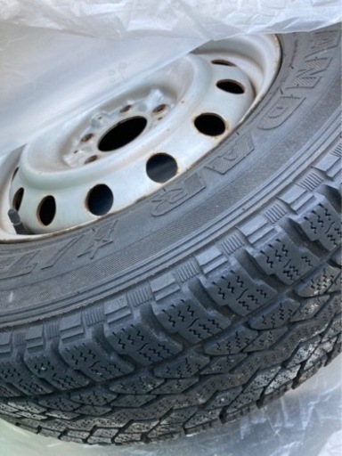 【2/4まで】トヨタCAMI用スタッドレスタイヤ205/70/R15鉄ホイール4本