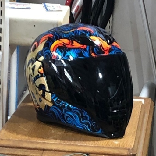 iicon   バイク　ヘルメット　Mサイズ　おすすめ　現品限り　趣味