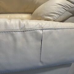 【取引中】☆ゆったり3人掛けソファ☆イタリア製☆オフホワイト☆定価150,000円⇒1,000円の画像