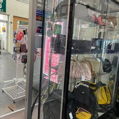 【引き取り限定】ショーケース縦型の画像