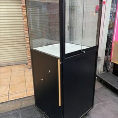 【引き取り限定】ショーケースキャスター付きの画像