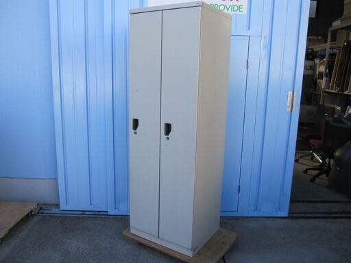 2人用ロッカー　ニューグレー　プラス製　LN-22　鍵あり　キズあり