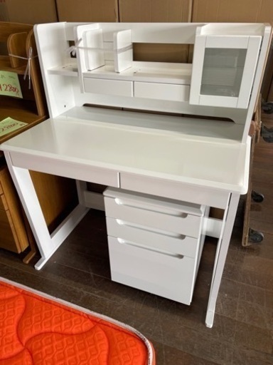 学習机12800円ホワイト