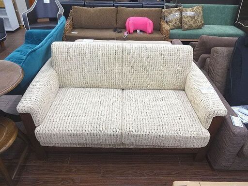 札幌 引き取り 2人掛けソファ ファブリック素材 2Pソファ ベージュ系 木脚 北欧系