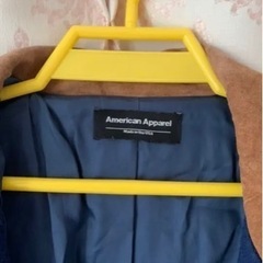 アメリカンアパレル　コート　青の画像