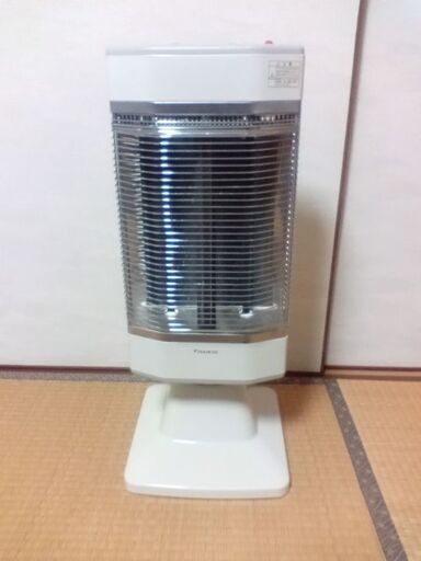 【茂原市内なら、配達料金無料サービス！】【ダイキンセラムヒート】遠赤外線ヒーター、中古品