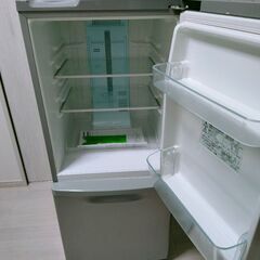 冷凍冷蔵庫　Panasonic NR-B143W-Sの画像