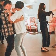 ダンスで 運動不足解消、お友達づくりの サークル開催中です