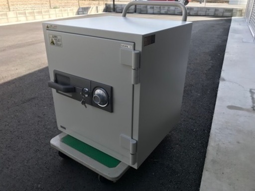 大幅値下げ☆サガワ　耐火金庫　PC60  2018年購入