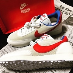 NIKE × stranger thingsコラボスニーカーの画像