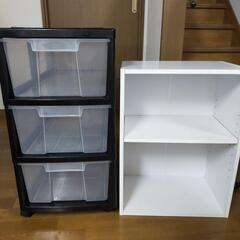 3段収納ケースとカラーボックスの画像