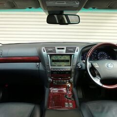 検査4年8月LS600h Ver.U iパッケージ 実走行6.5万km/サンルーフ/黒革/本革インストルメントパネル/HDDナビ/地デジ/バックカメラ/LEDライトの画像