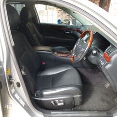 検査4年8月LS600h Ver.U iパッケージ 実走行6.5万km/サンルーフ/黒革/本革インストルメントパネル/HDDナビ/地デジ/バックカメラ/LEDライトの画像