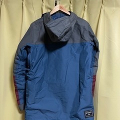 Burtonスノボウェアの画像