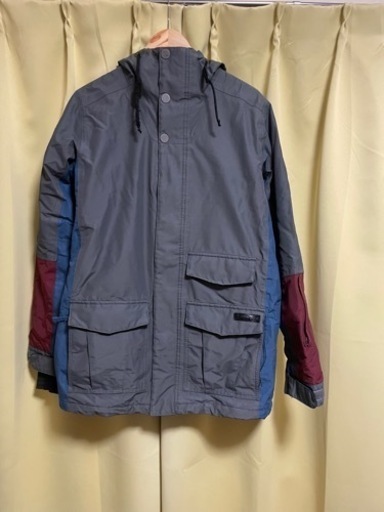 Burtonスノボウェア