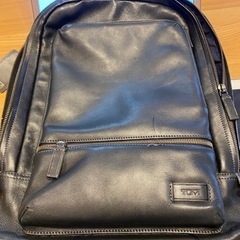 TUMIのレザーバック