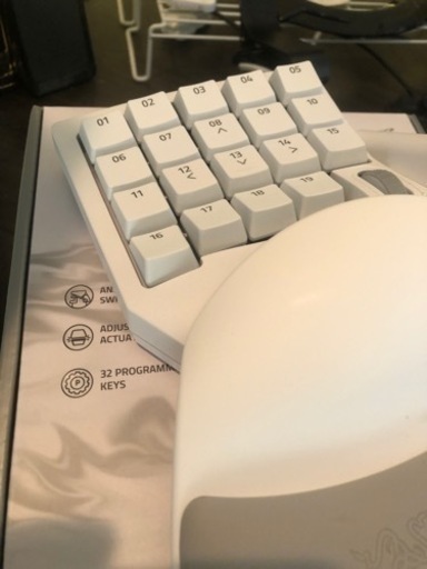 【明日まで値下げ】左手用デバイス ゲーミング　Razer Tartarus Pro レイザータルタロスプロ　ホワイト