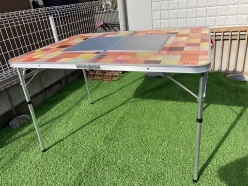 コールマン(Coleman) サイドテーブルデッキチェアとコールマン(Coleman) ナチュラルモザイクBBQテーブル