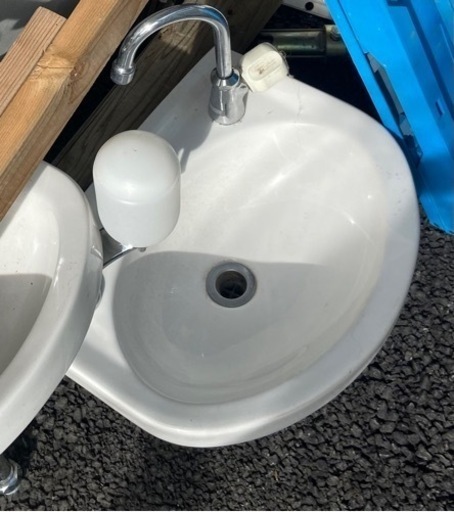 手洗い陶器シンク