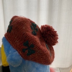 ポンポン付きベレー帽
