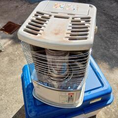 取引中■トヨトミ石油ストーブと付帯品セット
の画像