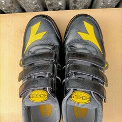 Diadoraの通勤使用できる安全靴です　使用品ですがきれいです　　　WIDEタイプ　　26.5の画像