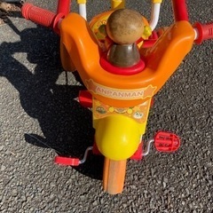子供用三輪車の画像