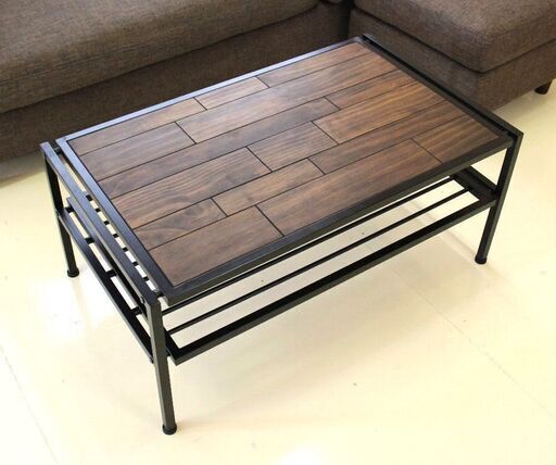 テーブル✨90cm×54cm✨高さ39.5cm✨木目✨目立った傷はなく比較的キレイです✨中古品【こちらは店舗です。浜村鹿野温泉ICから3分 買取本舗 宮本リサイクル 営業時間9～19時 定休日水曜のみ←連絡できませんm(_ _)m】 G178
