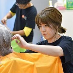 【日当９０００円～最大１５０００円】訪問美容師、外注募集！！出勤日数は当社担当者と要相談。の画像